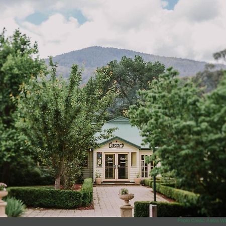 Oscar'S On The Yarra Hotel Warburton Bagian luar foto