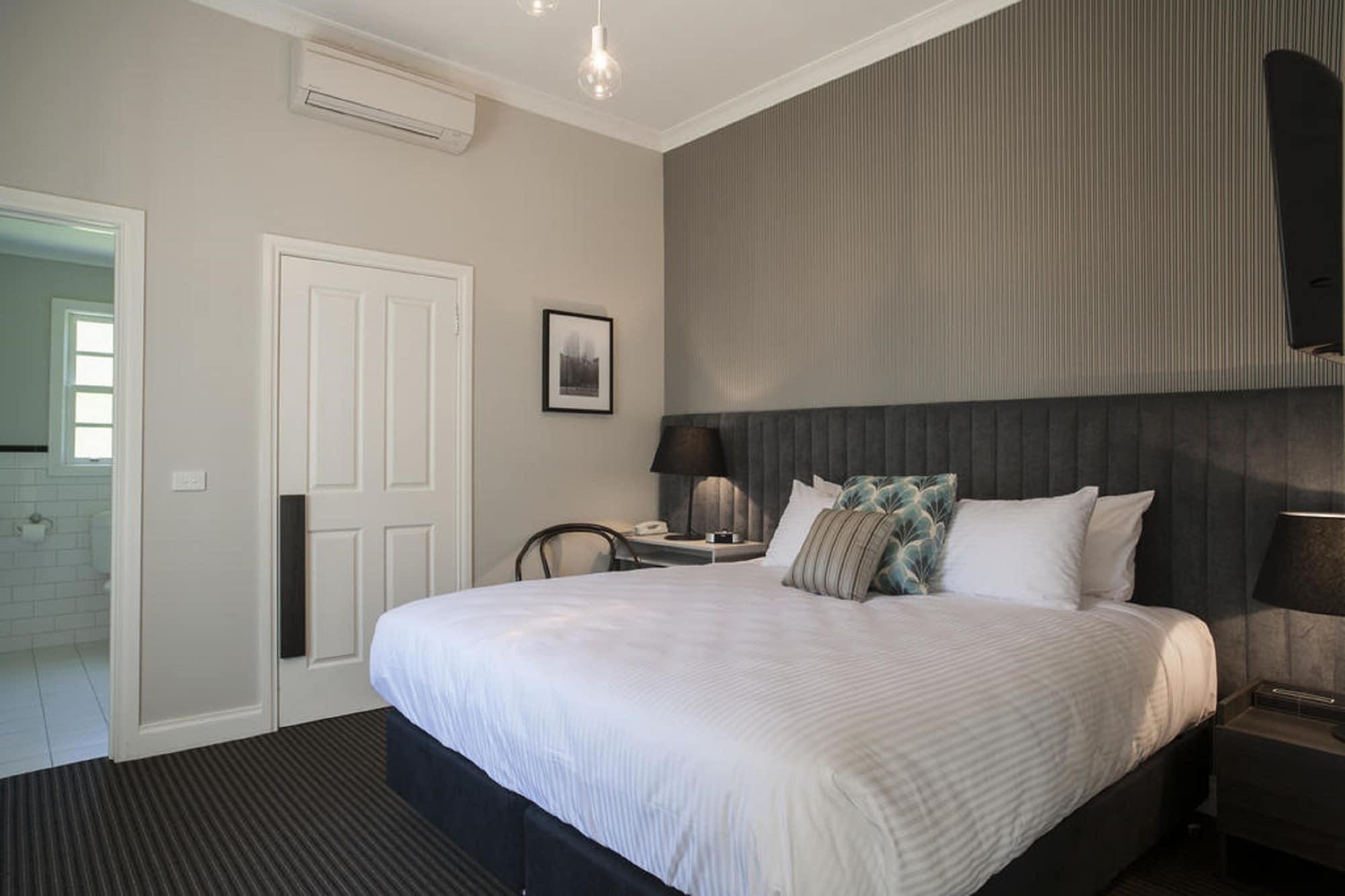Oscar'S On The Yarra Hotel Warburton Bagian luar foto