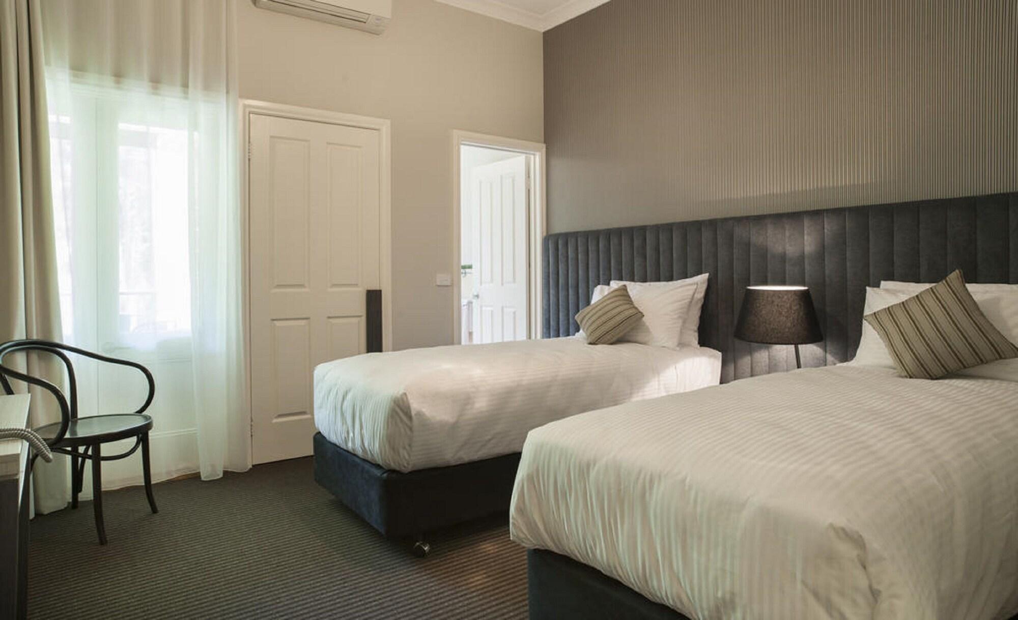 Oscar'S On The Yarra Hotel Warburton Bagian luar foto