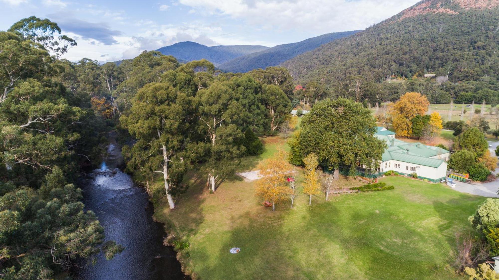 Oscar'S On The Yarra Hotel Warburton Bagian luar foto