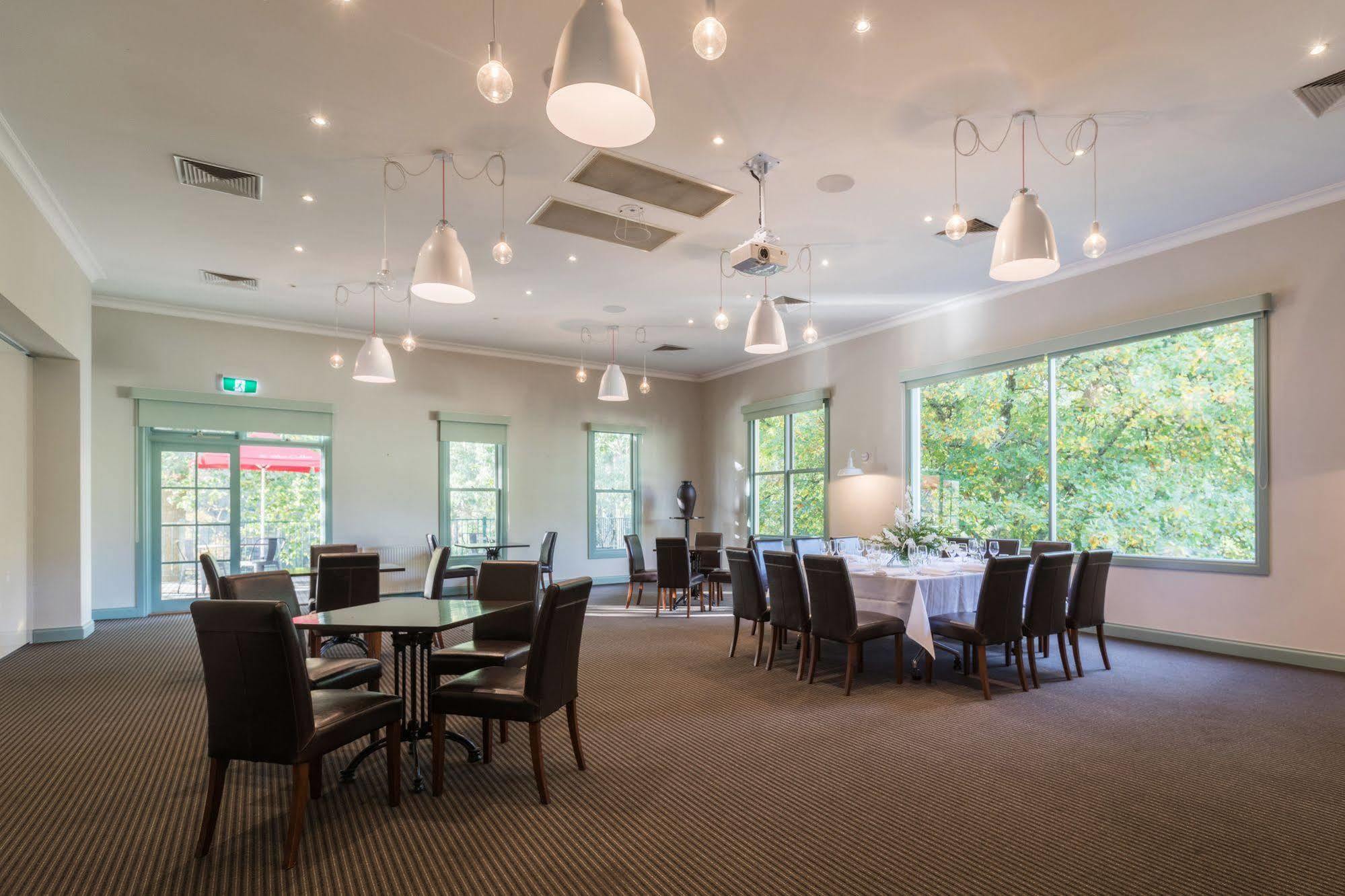 Oscar'S On The Yarra Hotel Warburton Bagian luar foto