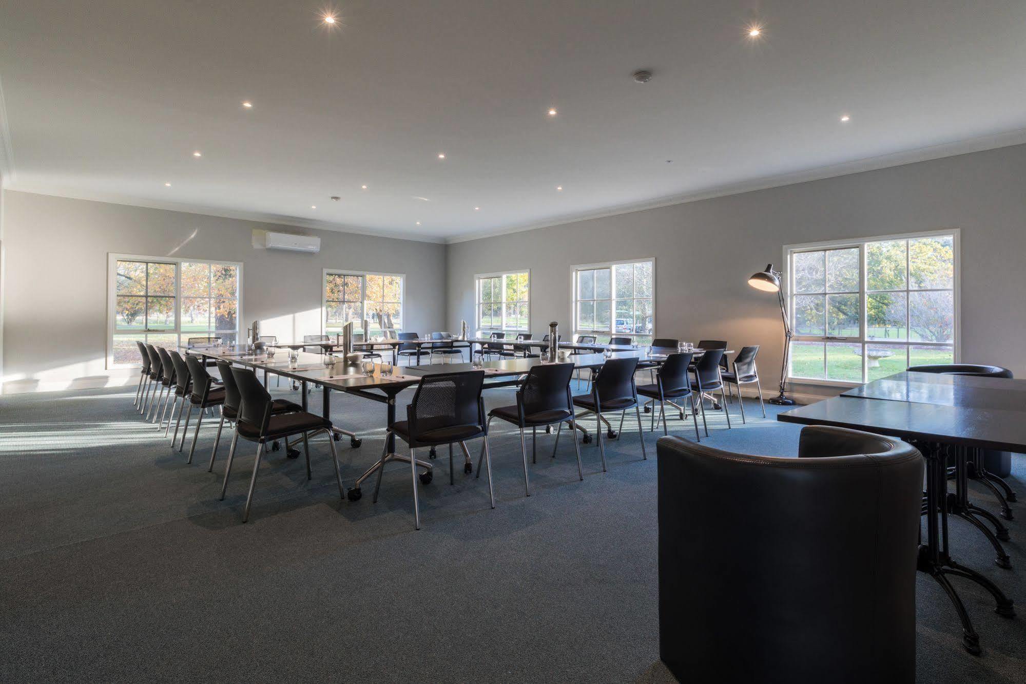 Oscar'S On The Yarra Hotel Warburton Bagian luar foto