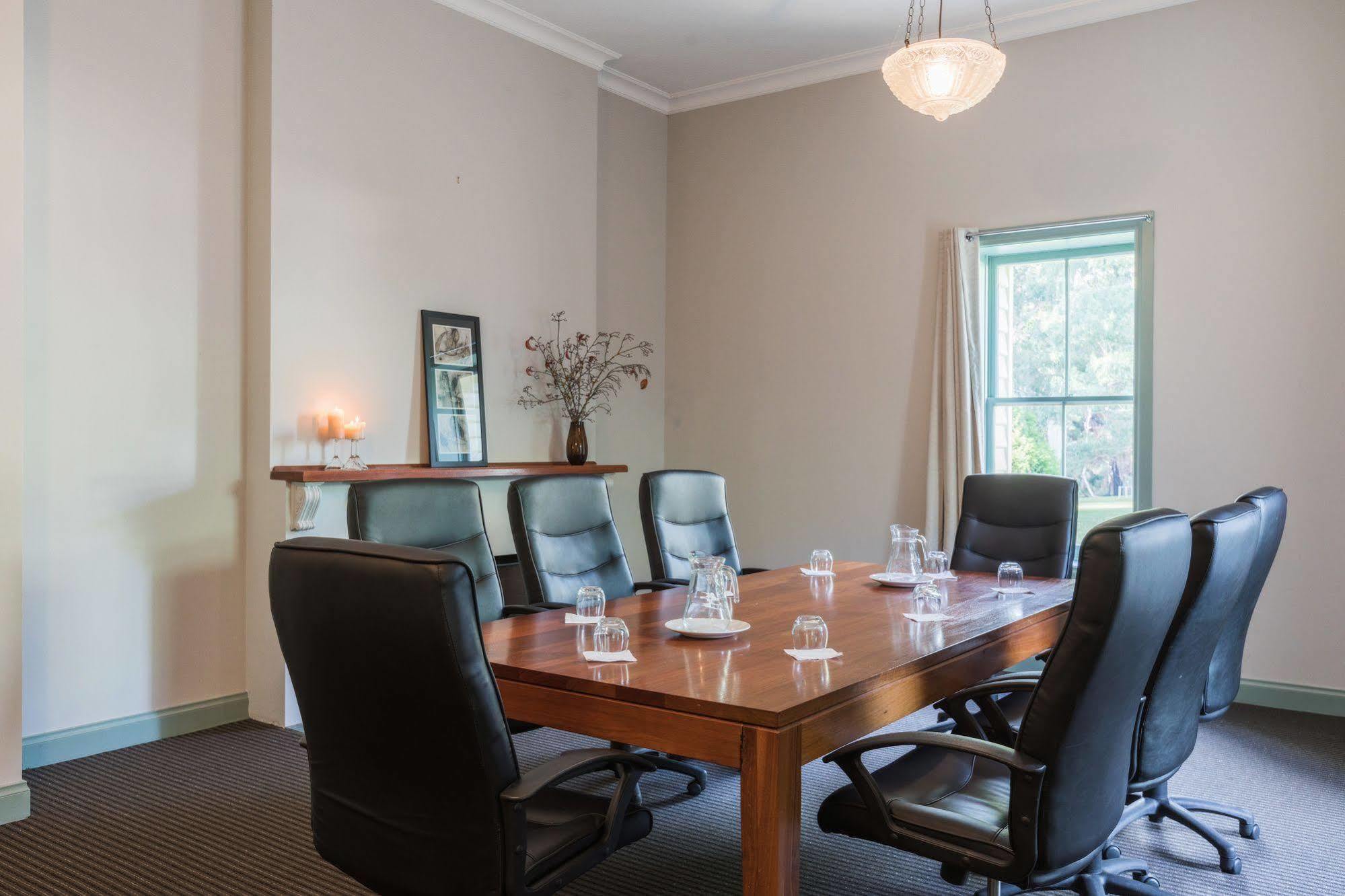 Oscar'S On The Yarra Hotel Warburton Bagian luar foto