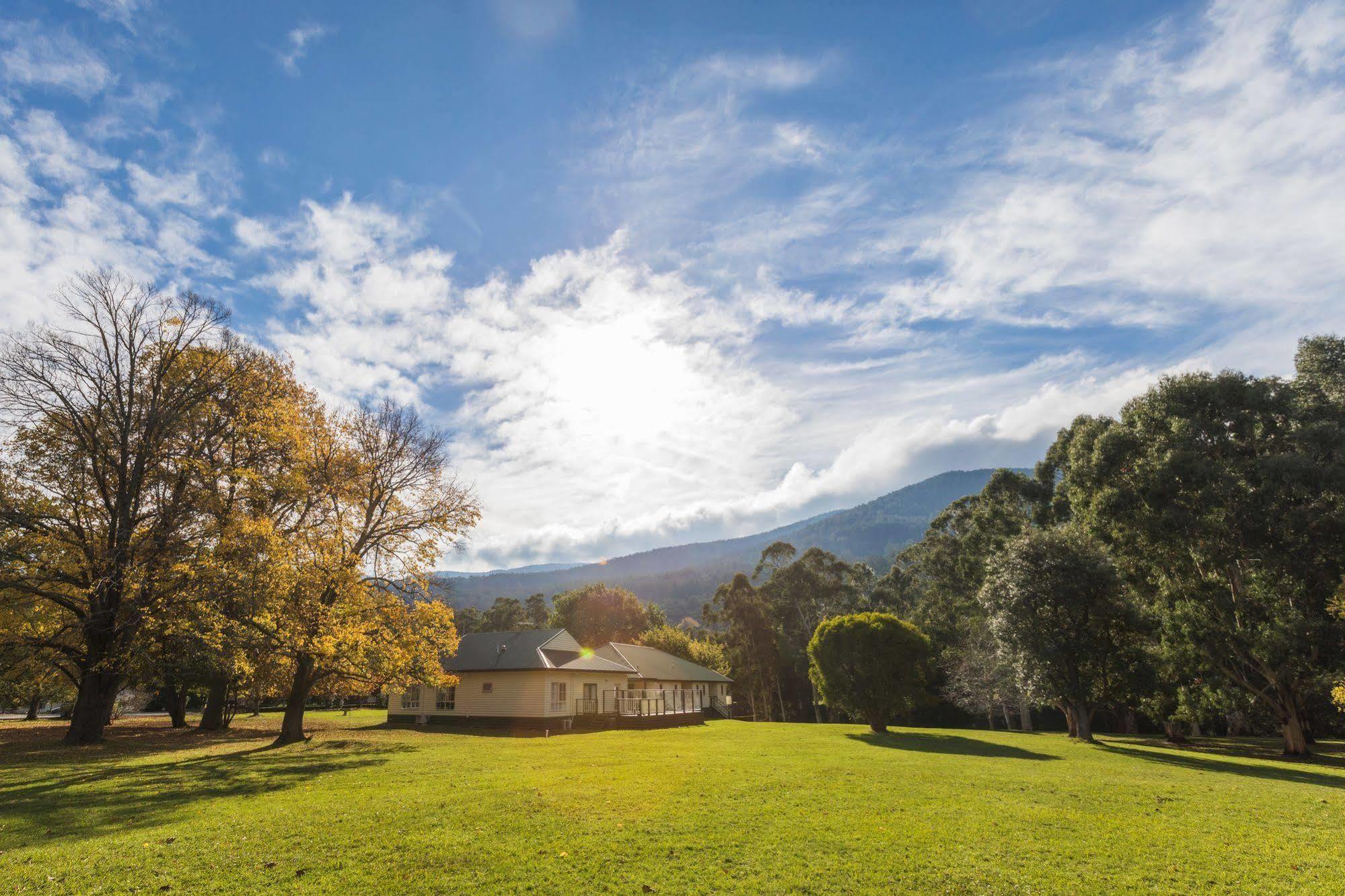 Oscar'S On The Yarra Hotel Warburton Bagian luar foto