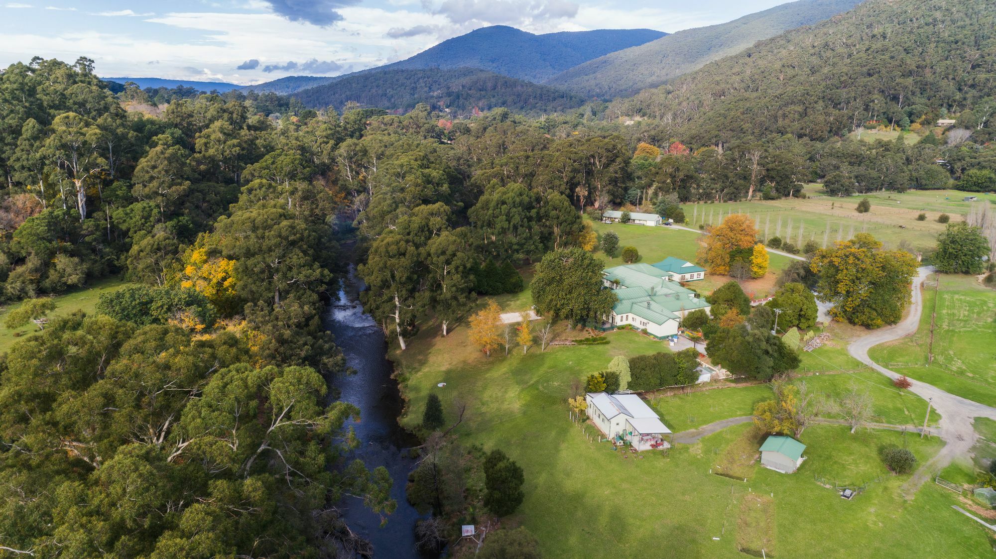 Oscar'S On The Yarra Hotel Warburton Bagian luar foto