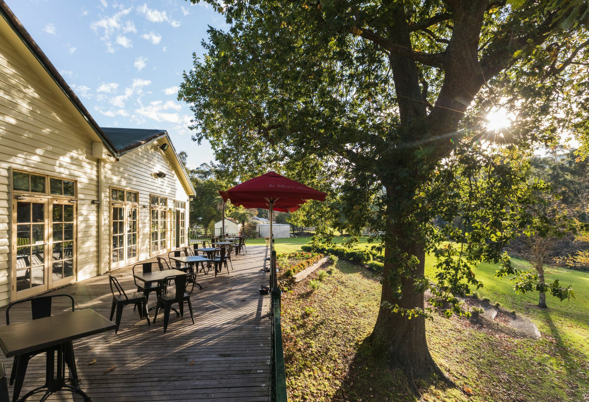 Oscar'S On The Yarra Hotel Warburton Bagian luar foto